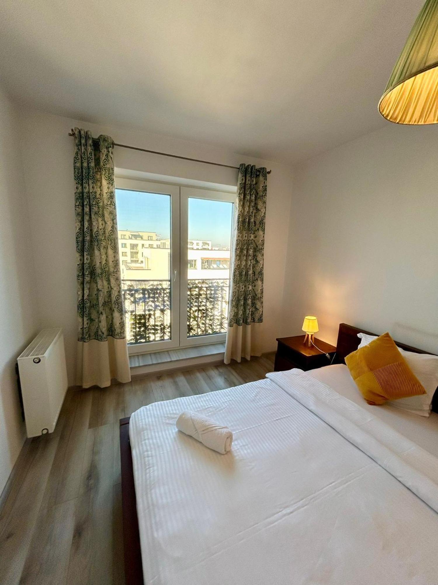 Jad Luxury 3 Rooms & 2 Rooms Apartments In Kasper, Near Coresi Mall Braşov Exterior foto